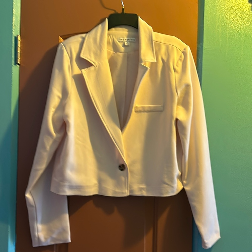 Cream Bolero jacket sz XL